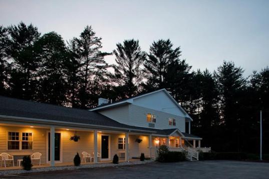 Golden Apple Inn Глен Екстериор снимка